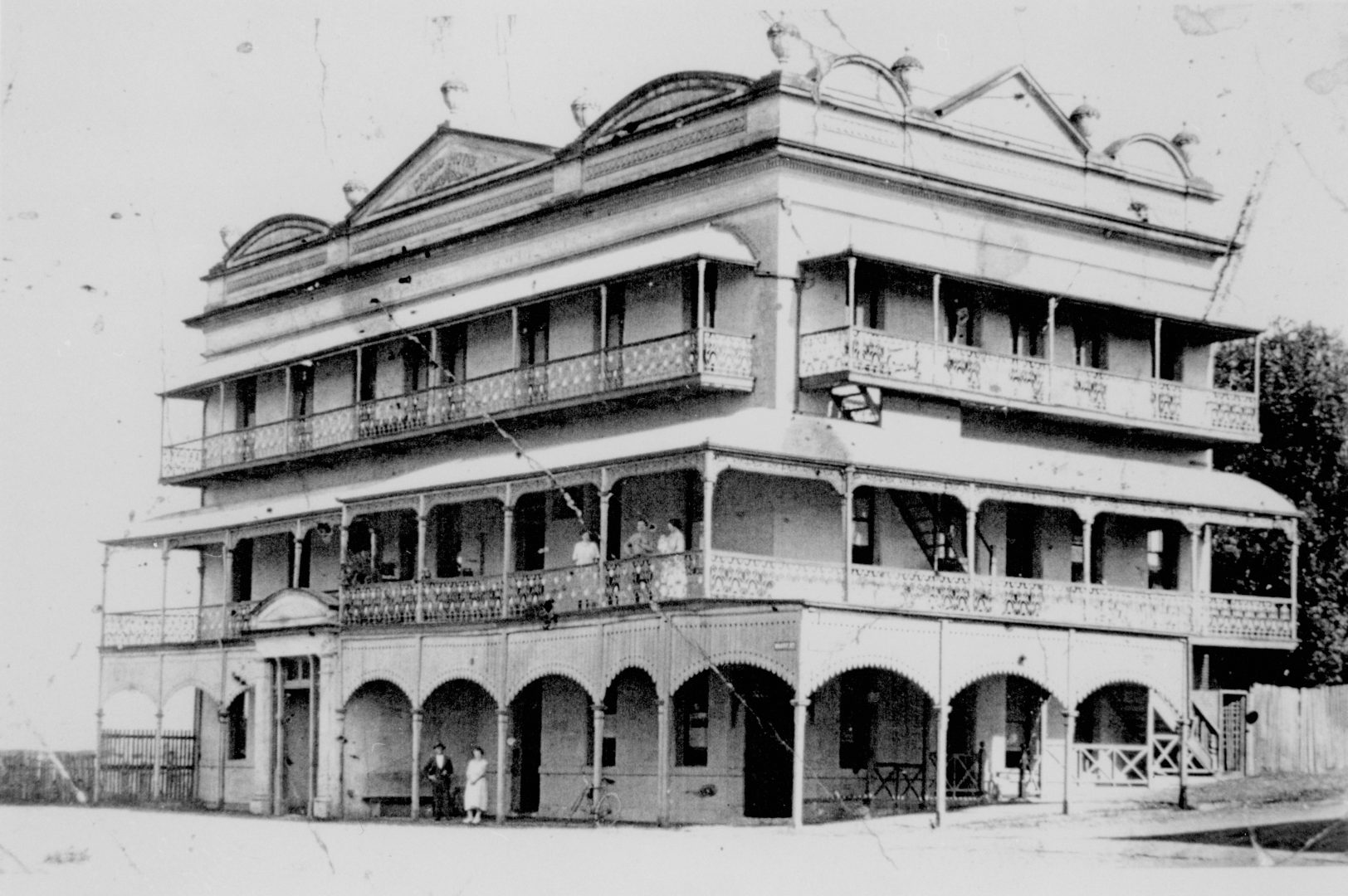 A Walk Through History – Maryborough’s Grand Hotel