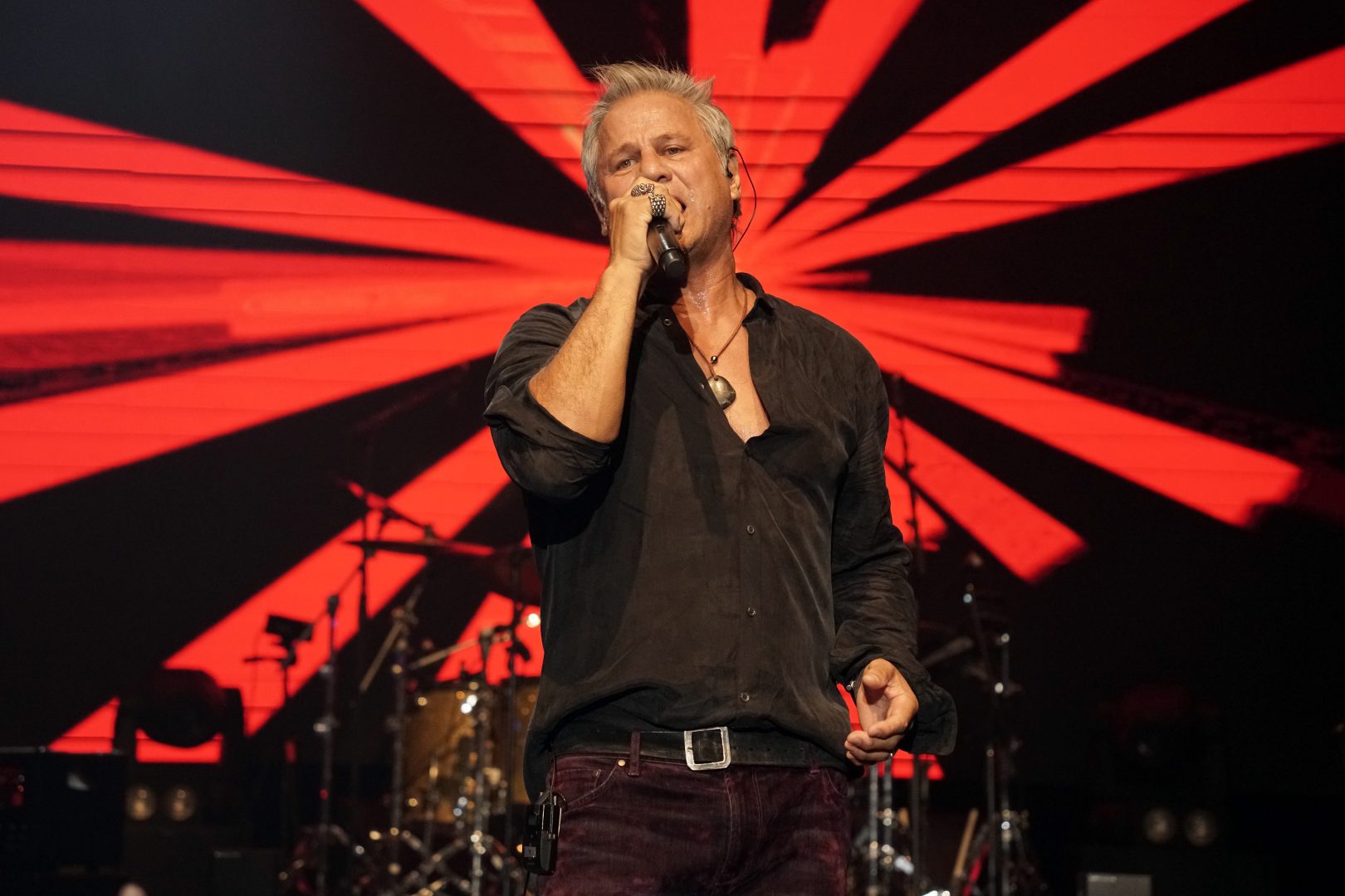Jon Stevens set to rock Hervey Bay